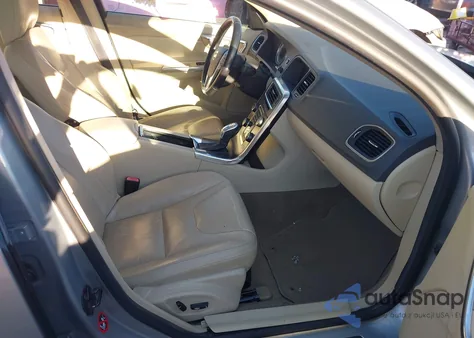 2013 Volvo S60 T5/T5 Platinum/T5 Premier/T5 Premier Plus из США, поврежденный, VIN YV1612FS4D2182205